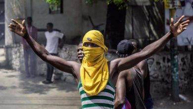 Photo of Miembros de bandas armadas queman vivo a un exsenador en Puerto Príncipe