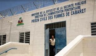 Photo of Un comando haitiano libera de prisión a decenas de mujeres