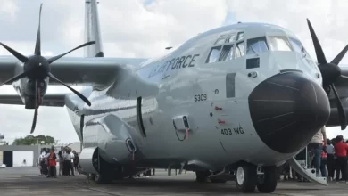 Photo of Expertos estadounidenses muestran Avión Caza Huracán y su funcionamiento en la Base Aérea de San Isidro